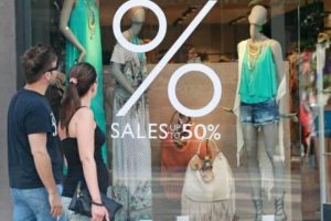 Ανοιχτά τα καταστήματα την Κυριακή 19 Ιουλίου 2015