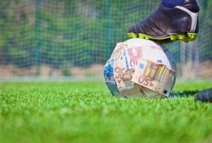 Αυτή είναι η 58χρονη που έπιασε 12 ομάδες στο στοίχημα και κέρδισε 651.000 ευρώ! (photos)