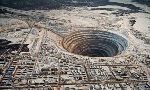 Η μεγαλύτερη τρύπα του πλανήτη – Γιατί οι Ρώσοι έσκαψαν 12.262 μέτρα κάτω από τη Γη