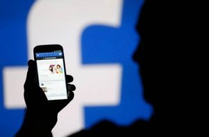 Πώς θα κρύψετε πόση ώρα πριν είχατε μπει στο Facebook