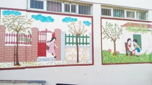 Παππούς ζωγράφισε το παλιό αλφαβητάρι σε σχολείο της Πάτρας (photos)