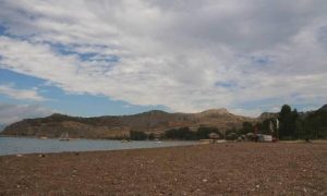 Με συννεφιά και λίγες βροχές η Τρίτη (21/4)