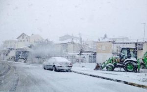Σε κλοιό κακοκαιρίας η χώρα – Χιονίζει στην Αθήνα