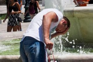 Καιρός: Καύσωνας όλη την εβδομάδα