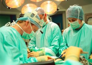 Γιατί οι χειρούργοι φορούν πράσινα και μπλε ρούχα;