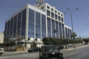 Οι… αμερόληπτοι χτύπησαν ξανά με retweet που «κράζει» το δημοψήφισμα!