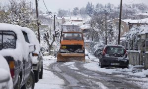 Καιρός: Πολλά προβλήματα από τον χιονιά (video)