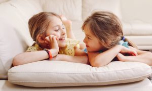 5+1 λόγοι για τους οποίους το να έχεις αδερφή είναι υπέροχο (pics)
