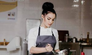 MasterChef: H Mαρία Μπέη ποζάρει με μαγιό και… πρέπει να τη δεις (photos)