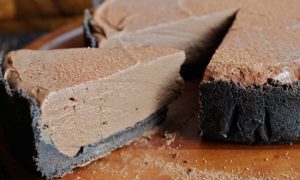 Το απόλυτο σοκολατένιο cheesecake χωρίς ψήσιμο