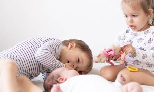 Βίντεο με πολύτιμες στιγμές που δείχνουν το δέσιμο των αδερφιών (vid)