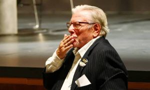 Κώστας Βουτσάς: Οι ατάκες του που έγραψαν ιστορία στον ελληνικό κινηματογράφο (videos)