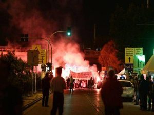 Η πορεία των οπαδών του Ολυμπιακού στον ΣΚΑΪ