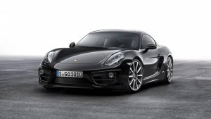 Αρνήθηκε να τα ξαναβρούν, την πέταξε από την Porsche και την πάτησε (video)