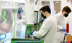 Κρούσματα σήμερα: 2235 νέες μολύνσεις – 21 θάνατοι και 151 διασωληνωμένοι