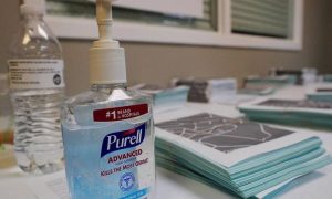 Αγόρασε 17.000 αντισηπτικά για να πλουτίσει αλλά την πάτησε! Αυτό αναγκάστηκε να κάνει (pics+vids)
