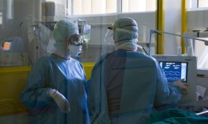 Τετράωρη στάση εργασίας γιατρών και νοσηλευτών των δημόσιων νοσοκομείων