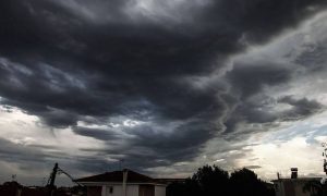 Καιρός: Εβδομάδα με καταιγίδες και χιόνια στα ορεινά «βλέπει» η ΕΜΥ