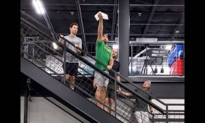 Επικό… challenge! Τρομερή κόντρα για την… χαρτοπετσέτα (video)