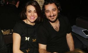Βασίλης Χαραλαμπόπουλος: Δάκρυσε στα συγκινητικά λόγια της συζύγου του (video)