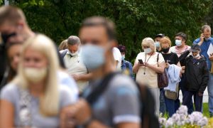 Σοκάρει η πρόβλεψη Τζανάκη: Εως και 6.000 κρούσματα μέσα στον Αύγουστο
