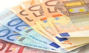 Αργία 15ης Αυγούστου: Πώς θα την πληρωθείτε αν εργαστείτε