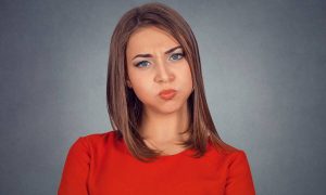 Πρήξιμο στο πρόσωπο: Πώς θα το αντιμετωπίσετε (εικόνες)