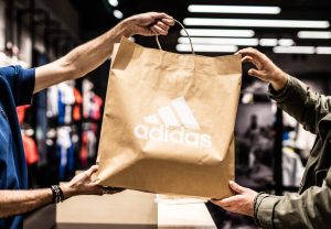 Ειδοποίηση Aσφαλείας: Η adidas ανακαλεί την συλλογή παιδικών μαγιό Infinitex 3-Stripe