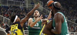 Η Φενέρ νίκησε τον Παναθηναϊκό και πέρασε μπροστά στην κατάταξη