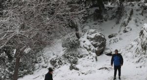 Πού χιονίζει: Μαγικές εικόνες από Αράχωβα, Περτούλι, Καρπενήσι (Video)