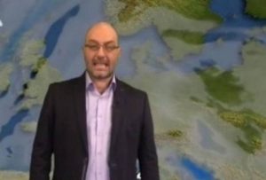 Ο Σάκης Αρναούτογλου προειδοποιεί: Ερχεται ξανά…