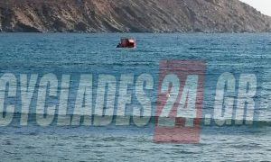 Πάρος: Αυτοκίνητο κάνει βόλτες μέσα στη θάλασσα (βίντεο)
