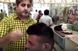 Ο κουρέας που έχει γίνει viral στο διαδίκτυο – Δεν θα πιστεύετε τι κάνει… (video)