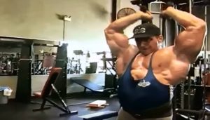 Τα πιο… φρικιαστικά σώματα στην ιστορία του Bodybuilding (video)
