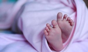 Συνελήφθη ο 20χρονος Αλβανός που κακοποίησε το 4 μηνών παιδί του – Σε κρίσιμη κατάσταση το βρέφος