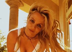Η Britney Spears κάνει yoga και… ζαλίζει το Instagram (photos+video)