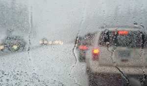 Πότε θα βελτιωθεί ο καιρός; Βροχές και καταιγίδες και το Σαββατοκύριακο…