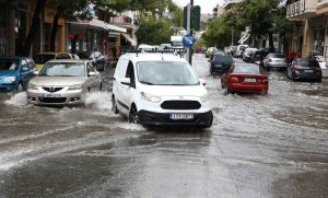 Κακοκαιρία «Μπάλλος»: Διακοπή της κυκλοφορίας σε σημεία στο Χαλάνδρι, Νέα Χαλκηδόνα και Κερατέα