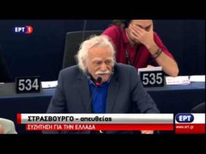 Ευρωκοινοβούλιο – Συγκλόνισε και καταχειροκροτήθηκε ο Γλέζος: Δεν σας χαρίζουμε την Ευρώπη