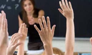 Σοκαριστικό: 37χρονη δασκάλα γέννησε το παιδί μαθητή της (photos)