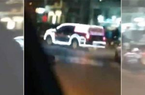 Το πιο στολισμένο αμάξι που θα δείτε στις γιορτές (video)