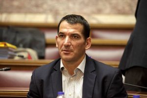 Θρήνος για τον Πύρρο Δήμα. «Εφυγε» από τη ζωή ο πατέρας του!