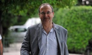 Στρατούλης: Δεν έχω εκλεγεί να ψηφίζω μνημόνια