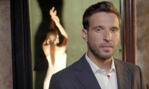Ο Διογένης μας συστήνει και τον «άλλο του εαυτό» μέσα από τη νέα του δυναμική μπαλάντα (vid)