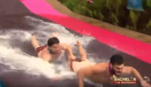 Ξεβράκωσε παίκτη του Survivor σε δοκιμασία και τον νίκησε… γυμνός (video)
