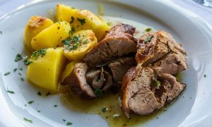 6 κανόνες για να απολαύσετε το πασχαλινό τραπέζι χωρίς ενοχές (εικόνες)