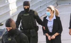 Δίκη για βιτριόλι: Πότε θα βγει από τη φυλακή η Έφη Κακαράντζουλα
