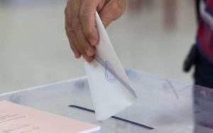 Με ποιο διακύβευμα θα πάνε στις εκλογές;