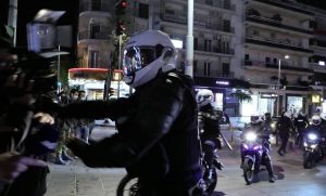 Νέα Σμύρνη: Τα βίντεο που εκθέτουν την ΕΛΑΣ