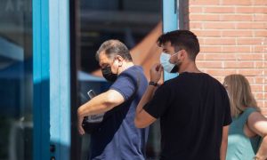 Πιστοποιητικό εμβολιασμού: Υποχρεωτική η επίδειξη από εργαζομένους σε δημόσιο και ιδιωτικό τομέα